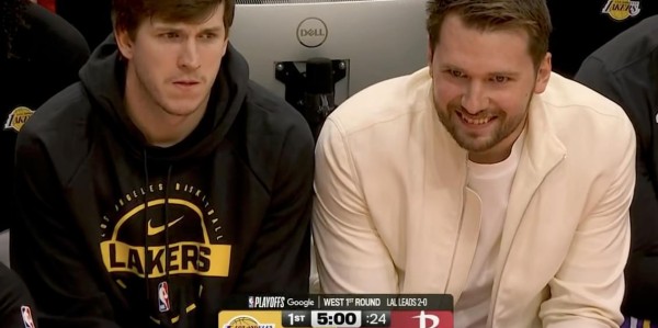 开云官网-我擦！三分绝平，老詹可真是硬，4-0吧！