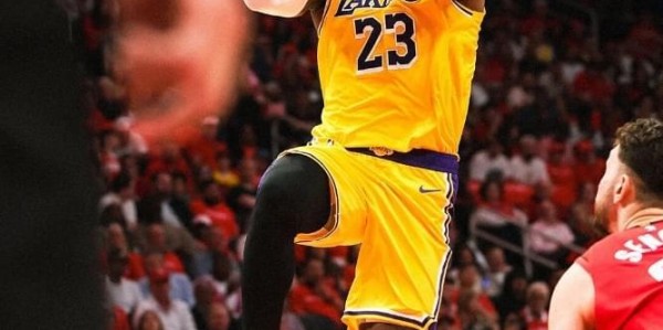 开云官网-我擦！三分绝平，老詹可真是硬，4-0吧！